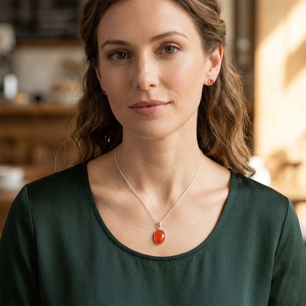 Carnelian pendant in sterling silver 925