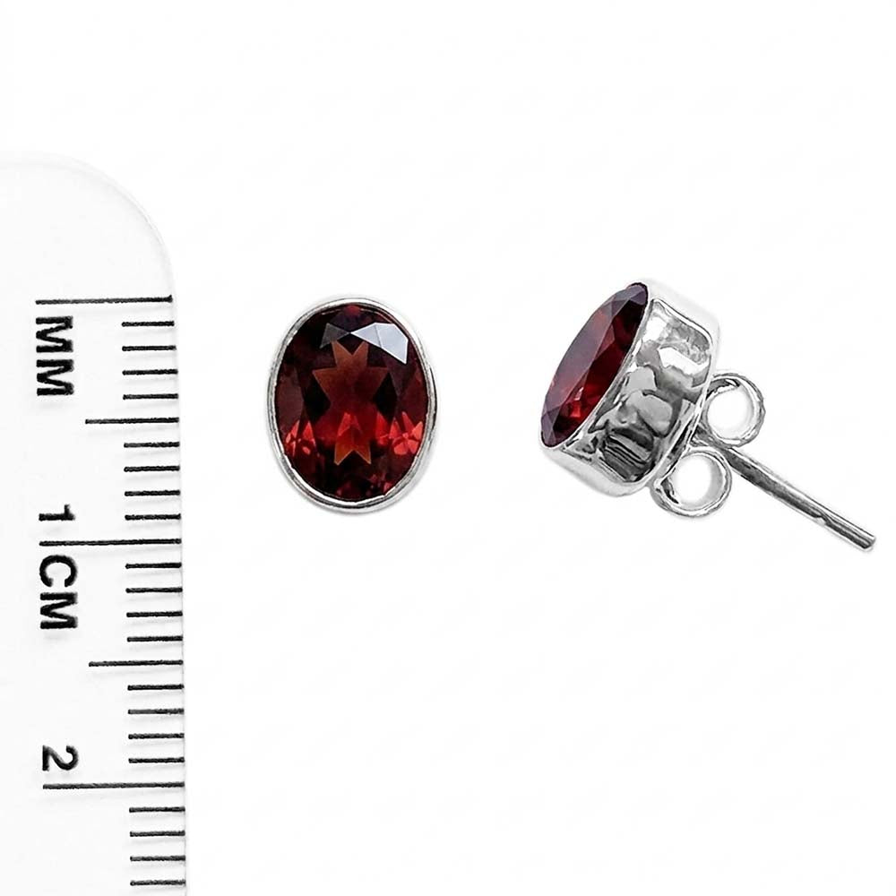 Clous d’oreilles grenat en argent massif 925