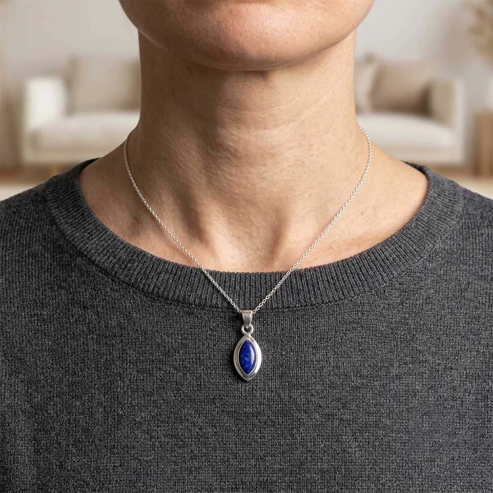Lapis lazuli pendant in sterling silver 925