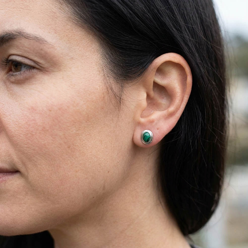 Clous d’oreilles malachite en argent massif 925